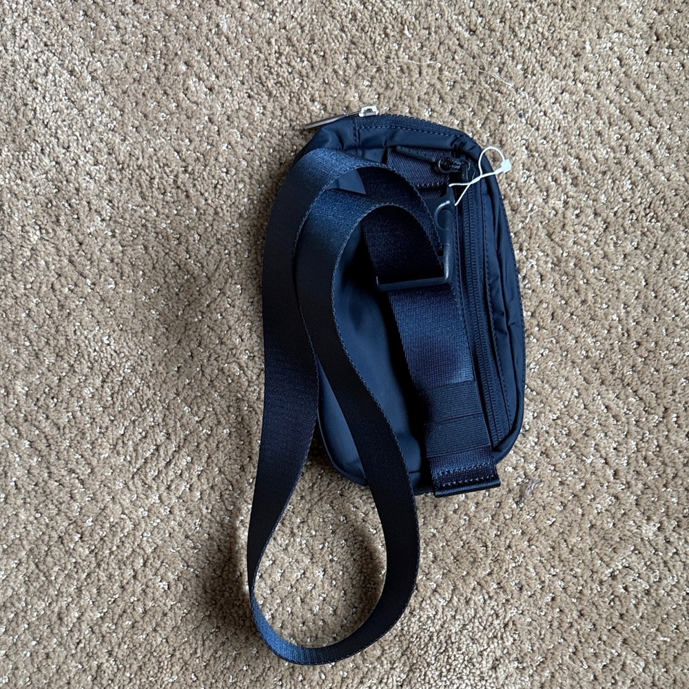 Lululemon navy belt bag